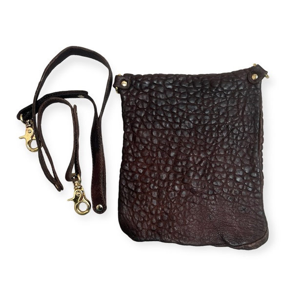 Quyenn Gia Cross Body Chocolate Leather Messenger Bag - Picture 5 of 8
